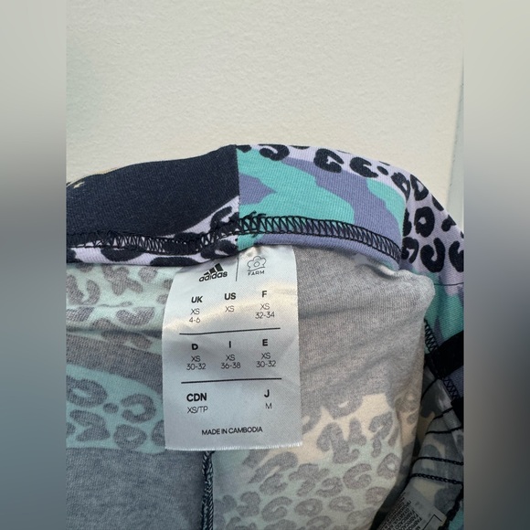 Farm Rio Adidas 3 Stripes Print Shorts - Picture 4 of 4